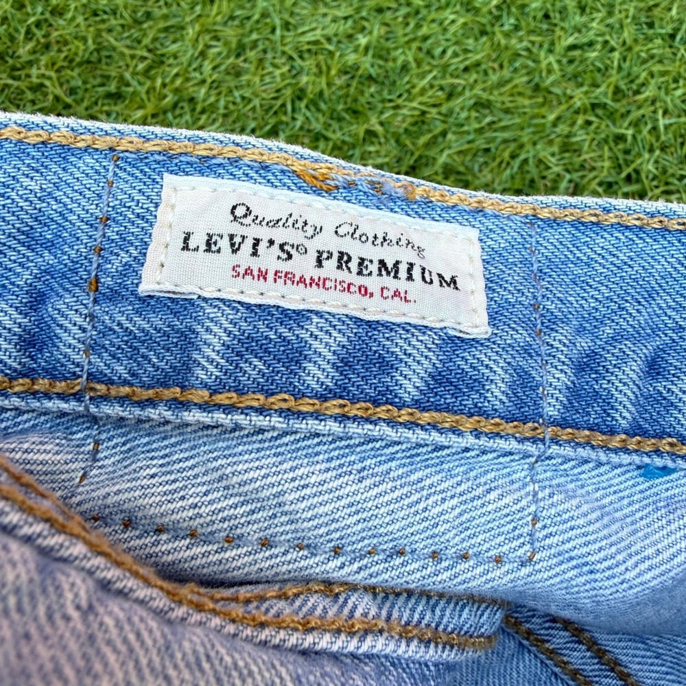 Levis Premium 501 Original Shorts Womens 25 Light Wash Distressed Denim Western - Picture 6 of 10